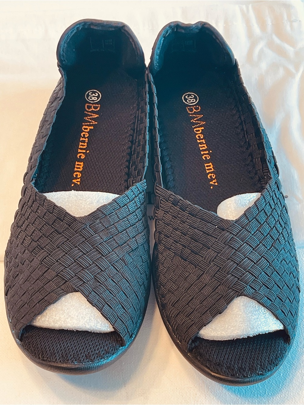 NIB BERNIE MEV DREAM SLIP-ON FLATS OPEN TOE BLACK WOMENS SIZE 7 - Picture 8 of 14